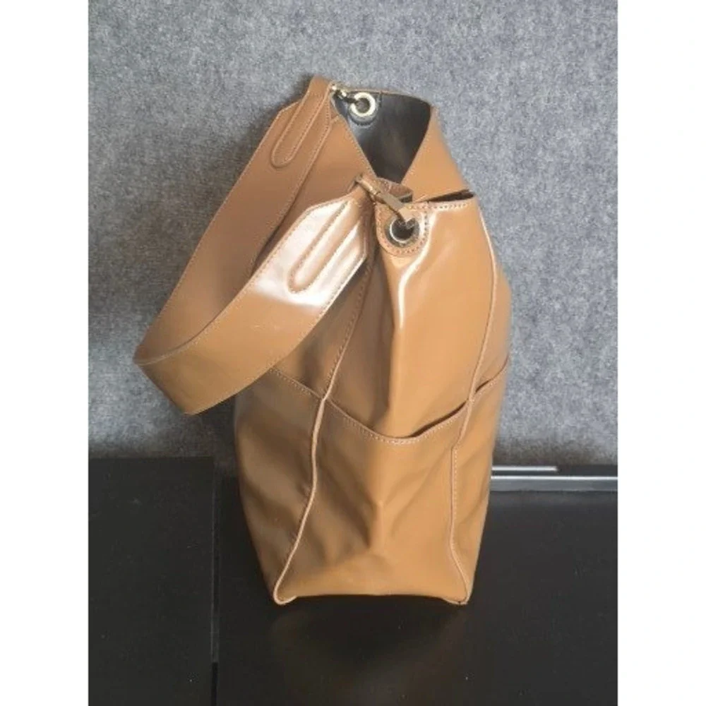 Kayu polished hobo